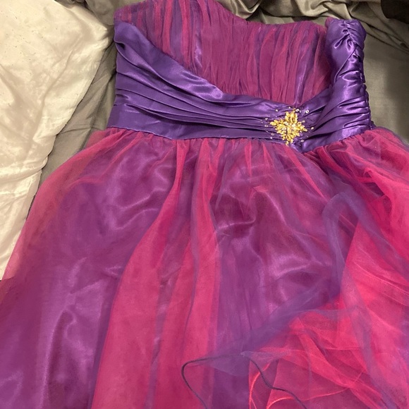 Semi formal dress - Picture 1 of 1